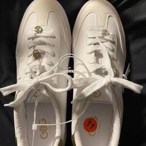 GBG Los Angeles Women's White and Gold Sneakers